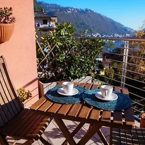 Love Is In The Air - By Myhomeincomo Apartment